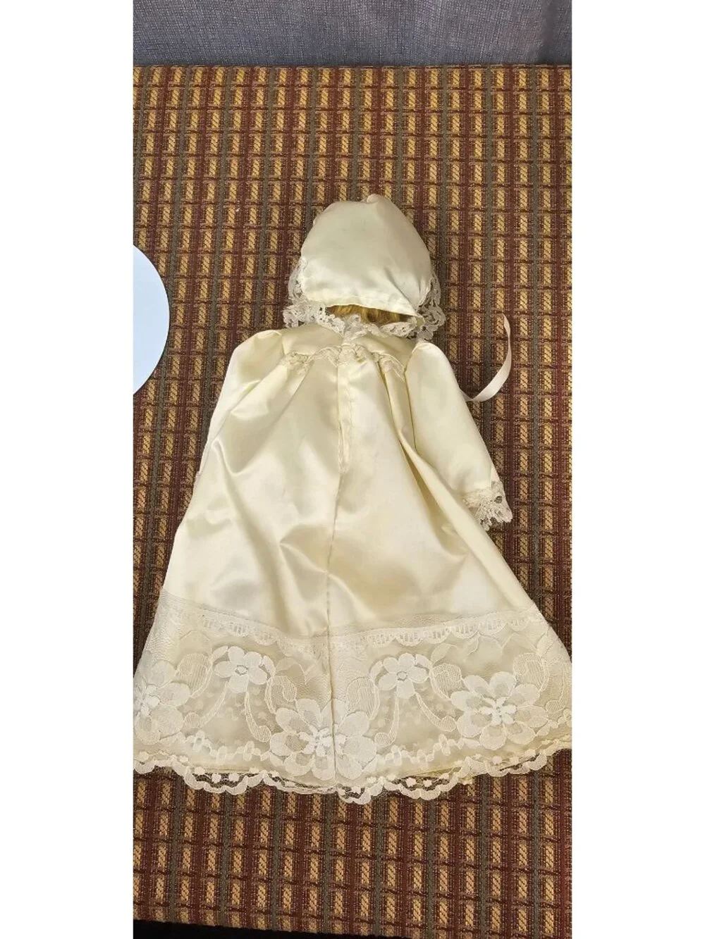 Avon Porcelain Doll In Lace Dress With Bonnet Vintage Collectible 12 Inches Blon